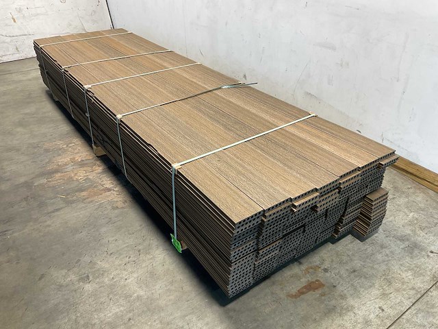 Bamdura composiet vlonderplank - bruin - 360x14,3x2,2 cm (129x) - afbeelding 1 van  8