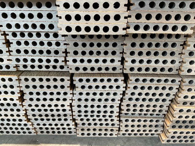 Bamdura composiet vlonderplank - bruin - 360x14,3x2,2 cm (129x) - afbeelding 6 van  8