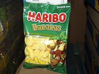 Bananas haribo in 6 overdozen met 8 zakken a 240 g. tht 3-2026. - afbeelding 1 van  2