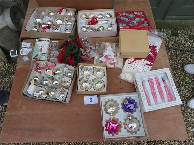 Bananendoos kerstmateriaal - afbeelding 1 van  5