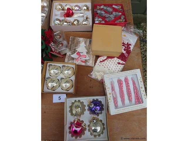 Bananendoos kerstmateriaal - afbeelding 4 van  5