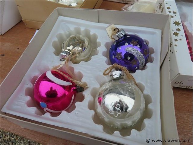 Bananendoos kerstmateriaal - afbeelding 5 van  5