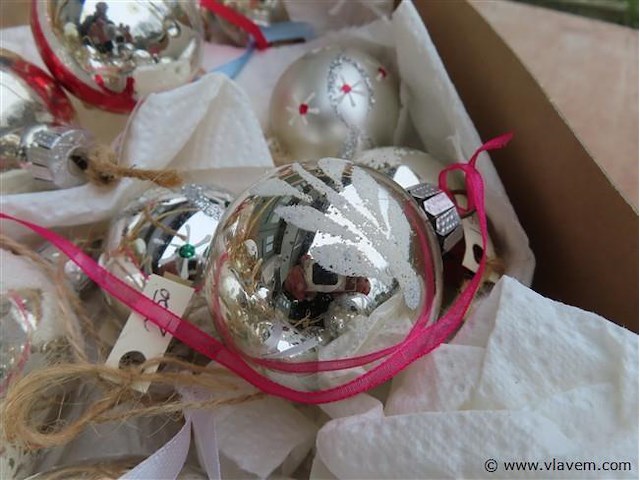 Bananendoos kerstmateriaal - afbeelding 4 van  4