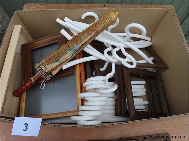 Bananendoos oa kaders en kleerhangers - afbeelding 2 van  3