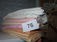 Bananendoos textiel, spreien, tafellinnen enz… - afbeelding 1 van  6