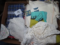 Bananendoos textiel, spreien, tafellinnen enz… - afbeelding 5 van  6