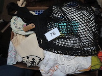 Bananendoos textiel, spreien, tafellinnen enz… - afbeelding 6 van  6