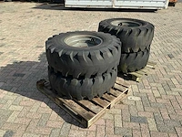 Band en velgenset wiellader