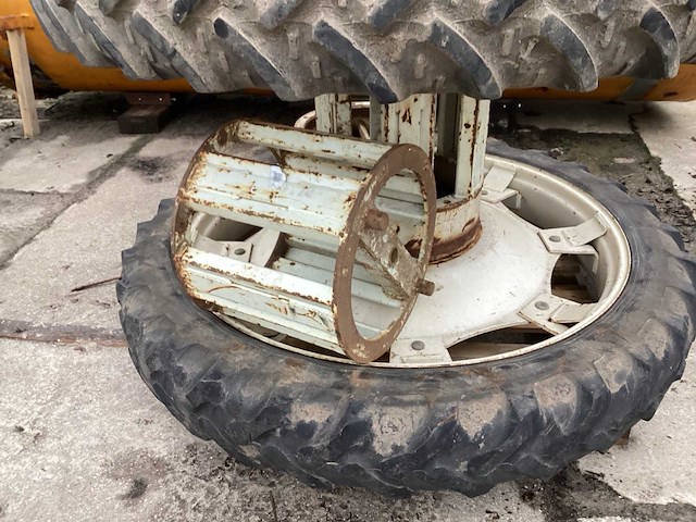 Band, wiel en velg - afbeelding 3 van  9