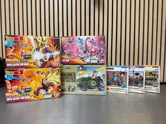 Bandai / banpresto - dragon ball verzamelset bestaande uit meerdere bouwkits en miniatuurvoertuigen (7x) - afbeelding 1 van  8