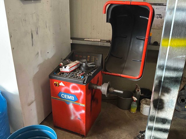Banden balanceerapparaat en banden wisselapparaat met compressor - afbeelding 3 van  20