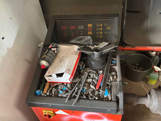 Banden balanceerapparaat en banden wisselapparaat met compressor - afbeelding 4 van  20