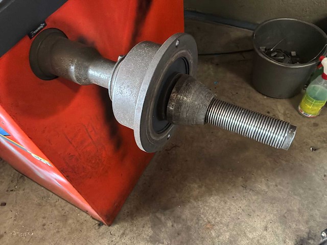 Banden balanceerapparaat en banden wisselapparaat met compressor - afbeelding 6 van  20