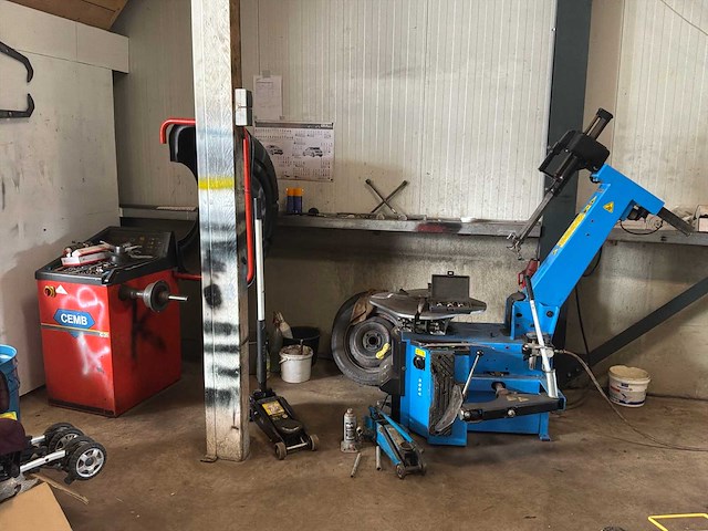 Banden balanceerapparaat en banden wisselapparaat met compressor - afbeelding 1 van  20