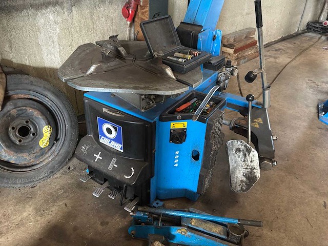 Banden balanceerapparaat en banden wisselapparaat met compressor - afbeelding 14 van  20
