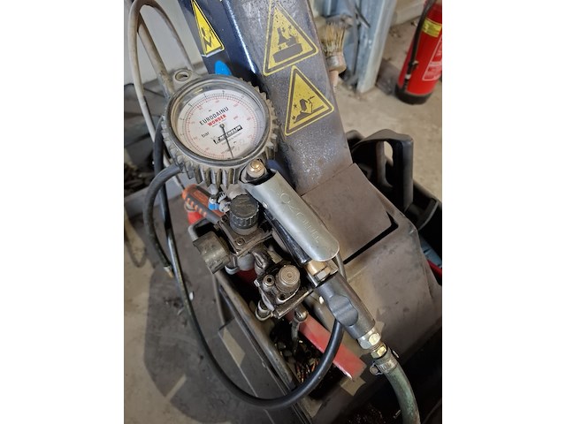 Banden de-en montage apparaat, hofmann, monty 2200, 1995 - afbeelding 7 van  11