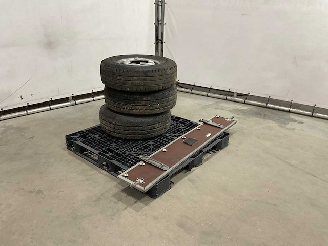 Banden en aanhanger klep - afbeelding 2 van  8