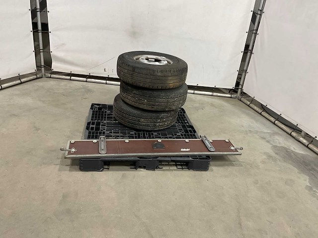 Banden en aanhanger klep - afbeelding 3 van  8