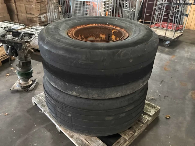 Banden met velg (2x) - afbeelding 1 van  6
