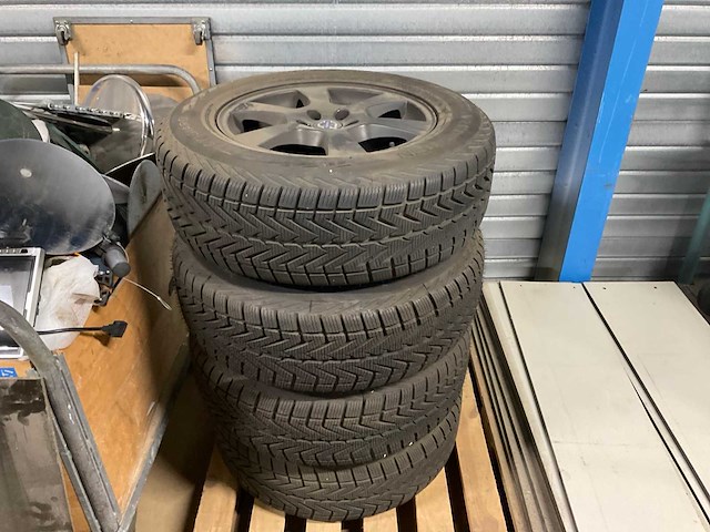 Banden op velg - afbeelding 1 van  6