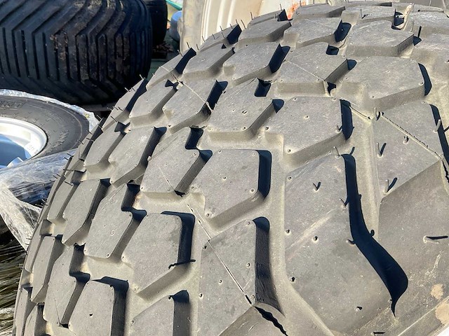 Bandenmarkt kargo-radial band met velg - afbeelding 3 van  7