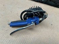 Bandenpomp met manometer - afbeelding 2 van  2