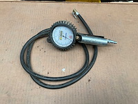 Bandenpomp met manometer - afbeelding 1 van  2