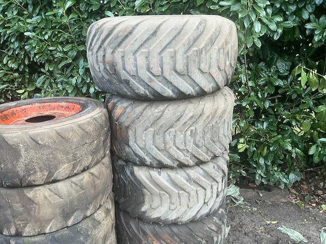 Bandenset graafmachine (2x) bobcat en bkt - afbeelding 10 van  20