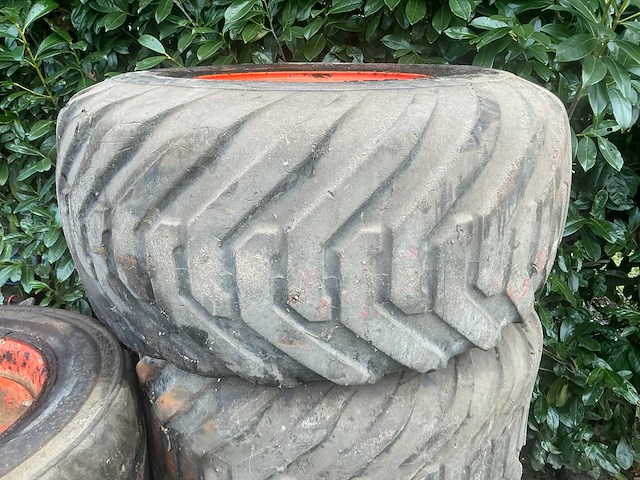 Bandenset graafmachine (2x) bobcat en bkt - afbeelding 11 van  20