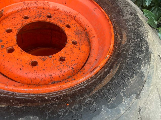 Bandenset graafmachine (2x) bobcat en bkt - afbeelding 18 van  20