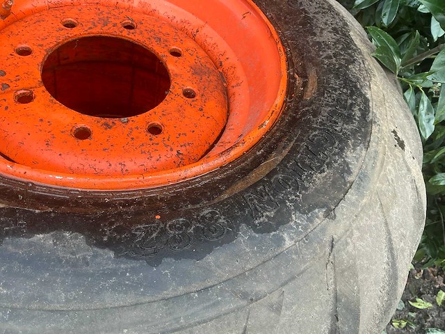 Bandenset graafmachine (2x) bobcat en bkt - afbeelding 19 van  20