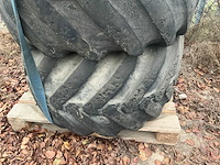 Bandenset voor graafmachine - afbeelding 4 van  5