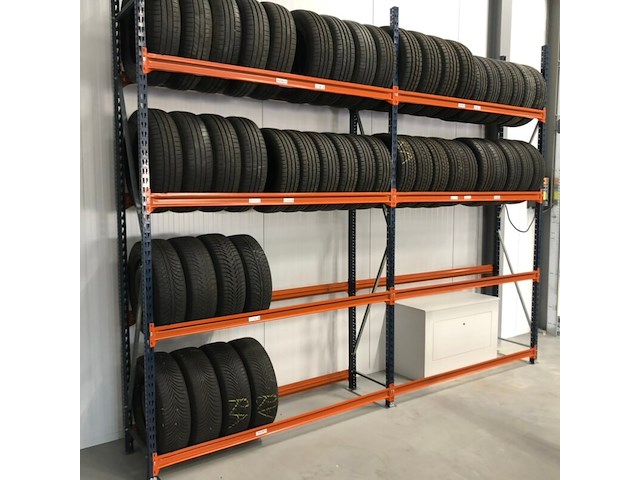 Bandenstelling ±3,8m lang, 0,5m diep mecalux, gedemonteerd - afbeelding 1 van  3
