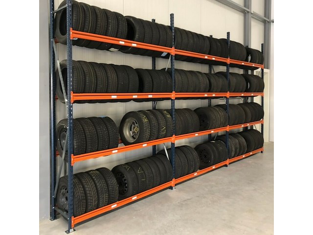 Bandenstelling ±5,7m lang, 0,5m diep mecalux, gedemonteerd - afbeelding 1 van  2