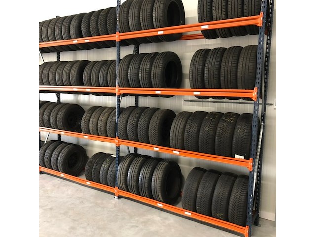 Bandenstelling ±5,7m lang, 0,5m diep mecalux, gedemonteerd - afbeelding 2 van  2