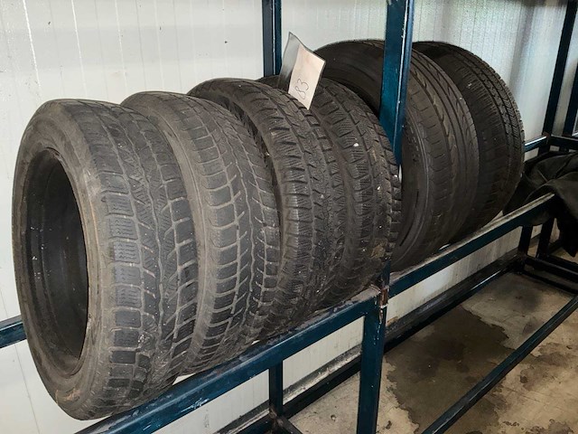 Bandenstelling met banden (3x) - afbeelding 5 van  8