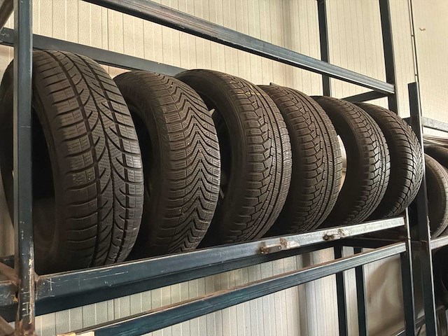 Bandenstelling met banden (3x) - afbeelding 6 van  8