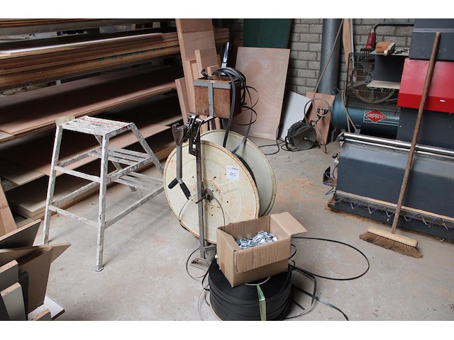 Bandoleerapparaat mvm endra met tangen. - afbeelding 1 van  3