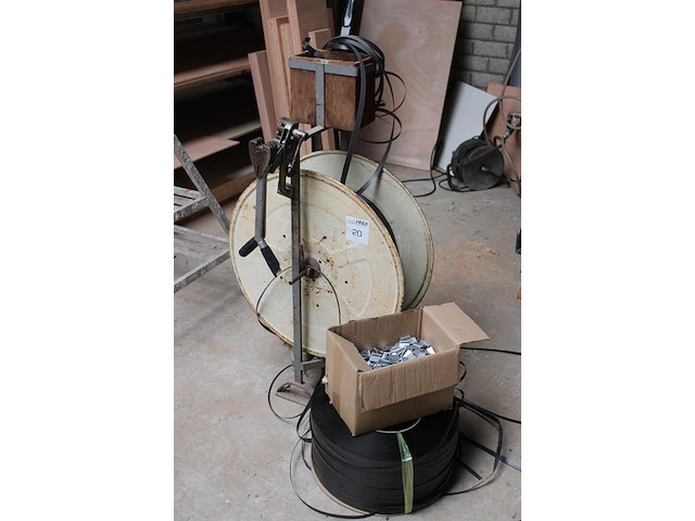 Bandoleerapparaat mvm endra met tangen. - afbeelding 2 van  3