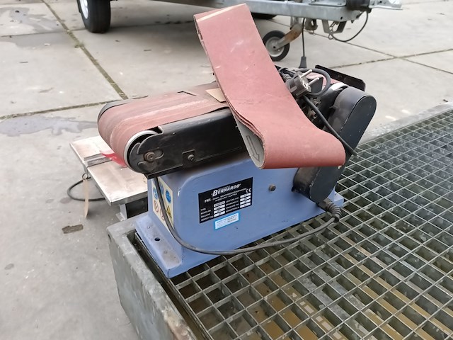 Bandschuurmachine en tegelzaag - afbeelding 3 van  7