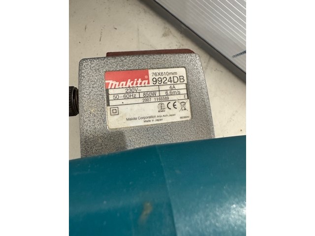Bandschuurmachine makita, 9924db, met partij schuurbanden - afbeelding 3 van  5