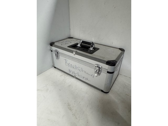 Bandschuurmachine makita, 9924db, met partij schuurbanden - afbeelding 5 van  5