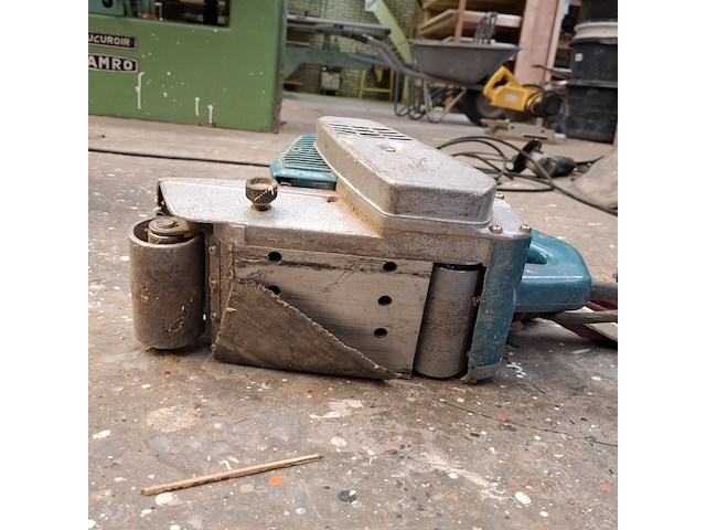 Bandschuurmachine met schaafmachine, makita en metabo - afbeelding 7 van  12
