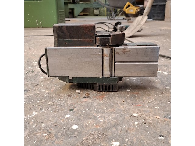 Bandschuurmachine met schaafmachine, makita en metabo - afbeelding 11 van  12