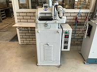 Bandschuurmachine voor schoenreparatie v.v. pneumatische klepafzuiging - afbeelding 1 van  8