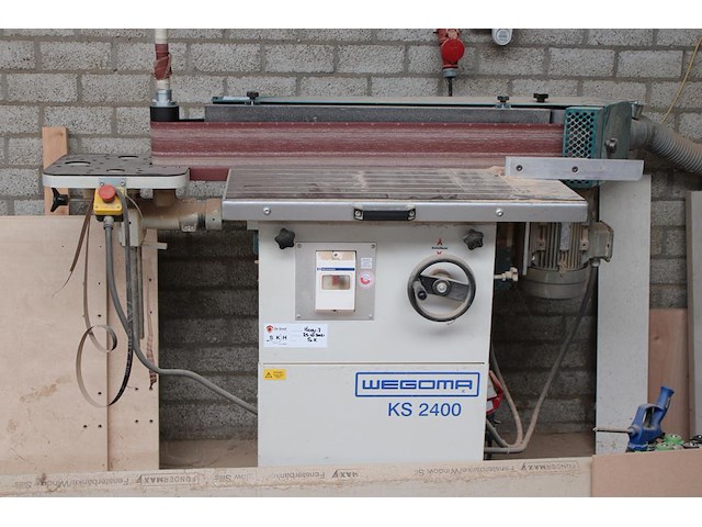Bandschuurmachine wegoma ks2400. 400v. let op: exclusief stofafzuiging. - afbeelding 1 van  4