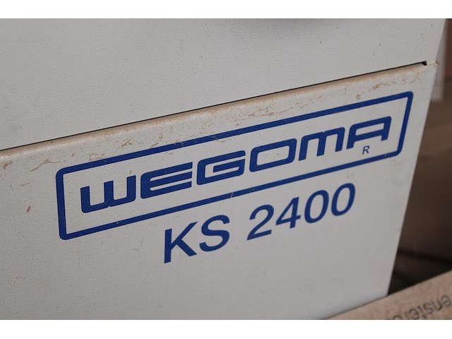 Bandschuurmachine wegoma ks2400. 400v. let op: exclusief stofafzuiging. - afbeelding 4 van  4
