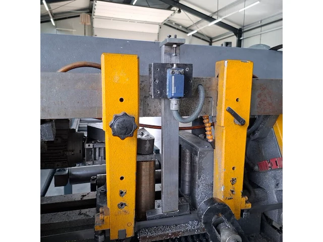 Bandzaagmachine met aanvoerbaan beka-mak, bms 280, bouwjaar 2008 - afbeelding 17 van  17
