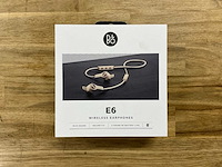 Bang & olufsen beoplay e6 sand - afbeelding 2 van  4