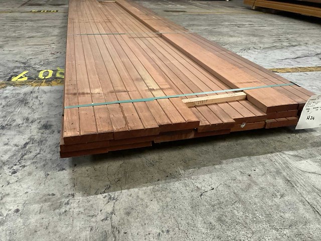 Bangkirai planken geschaafd 28x145 mm (19x) - afbeelding 1 van  4
